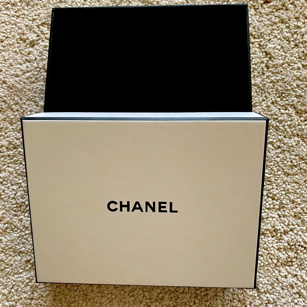 Chanel box